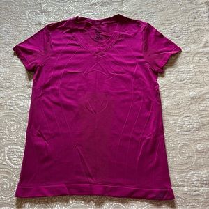 C9 Champion Women V neck tshirt, moisture wicking, fuschia, size XS